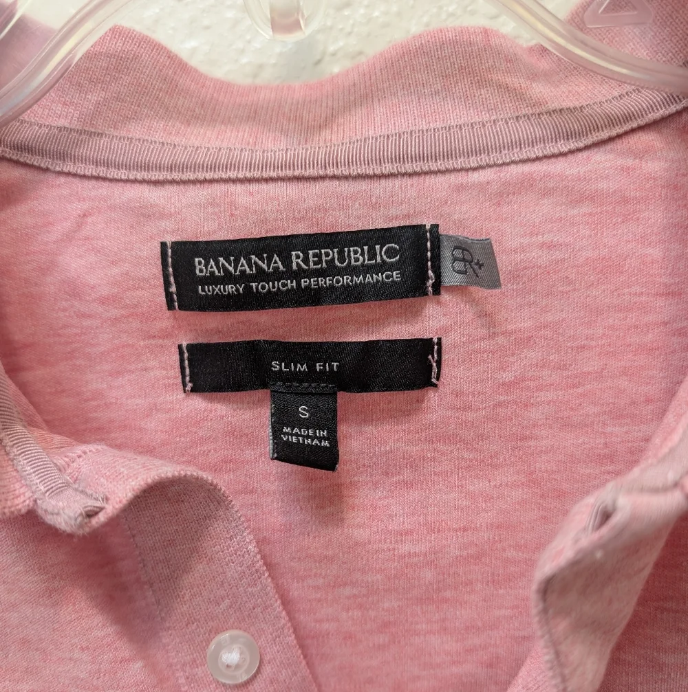 Banana Republic Luxury Touch Performance Slim Fit Soft Pink Polo. Size Small